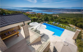 Stunning home in Smrika w/ Outdoor swimming pool and 4 Bedrooms